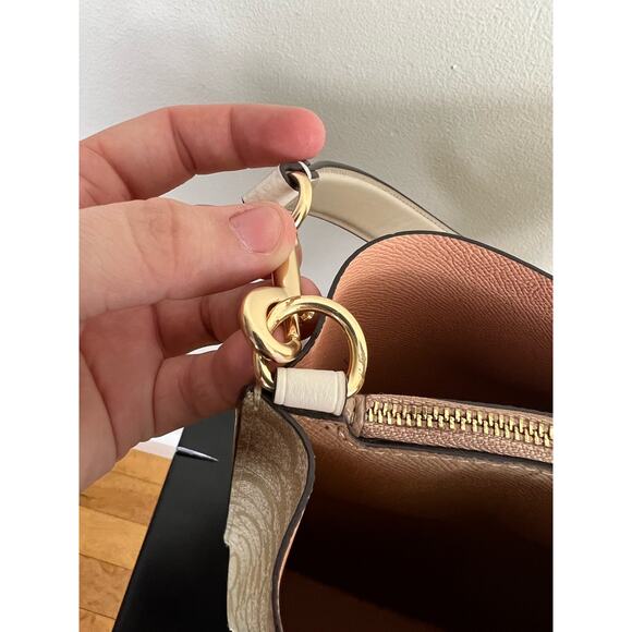 Coach Beige and light tan Shoulder Bag with matching wallet - Picture 9 of 16